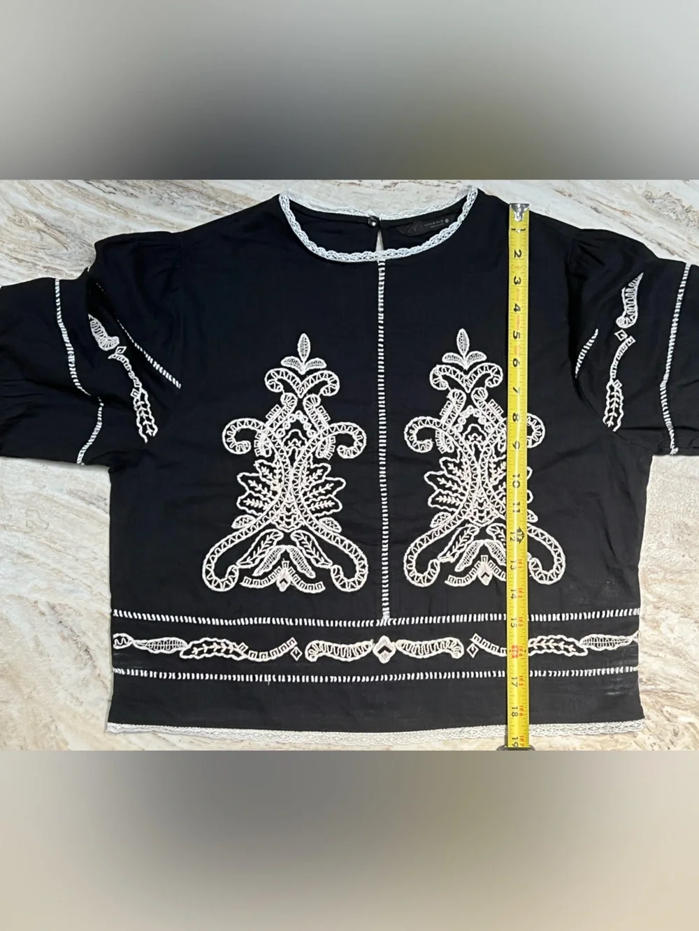 NEW - NEVER WORN Zara Black Top White Embroidered Size M, Slightly Cropped.